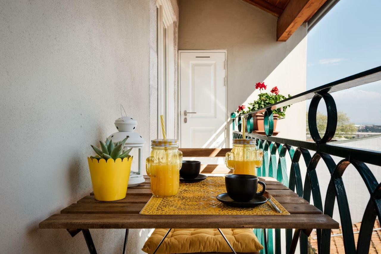 Lovelystay - Sun Loft W/ Balcony Porto Exterior photo